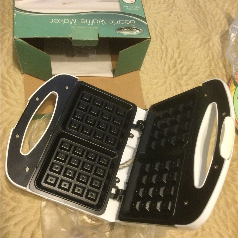 $17 firm 🎁New waffle maker kitchen Gourmet